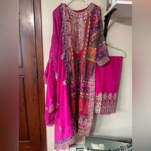 New Pakistani Style Suit! 3 piece set it’s very beautiful and elegant❤️